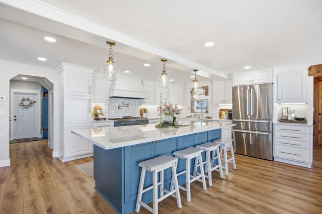 611 N Shore Drive, Detroit Lakes, MN 56501