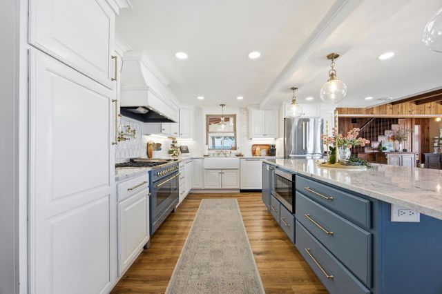 611 N Shore Drive, Detroit Lakes, MN 56501