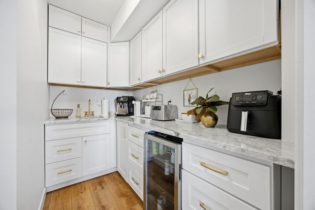 611 N Shore Drive, Detroit Lakes, MN 56501