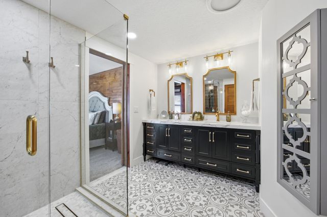 611 N Shore Drive, Detroit Lakes, MN 56501