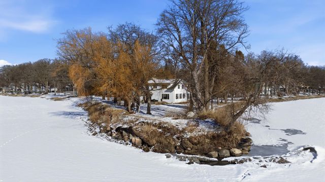 611 N Shore Drive, Detroit Lakes, MN 56501