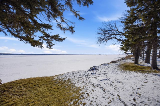 611 N Shore Drive, Detroit Lakes, MN 56501