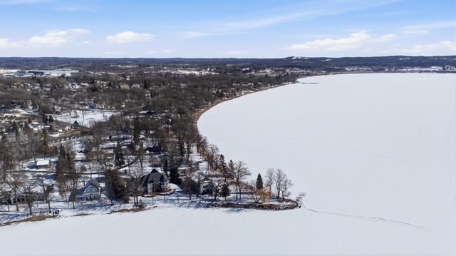 611 N Shore Drive, Detroit Lakes, MN 56501