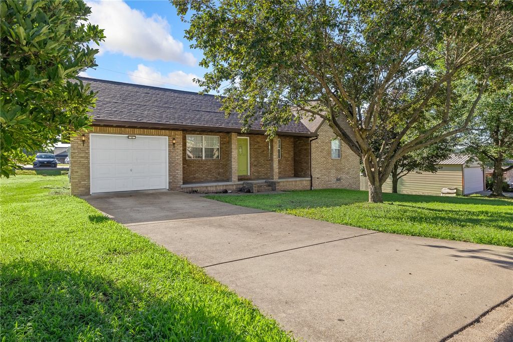 3 Rock Springs Court, Harrison, AR 72601