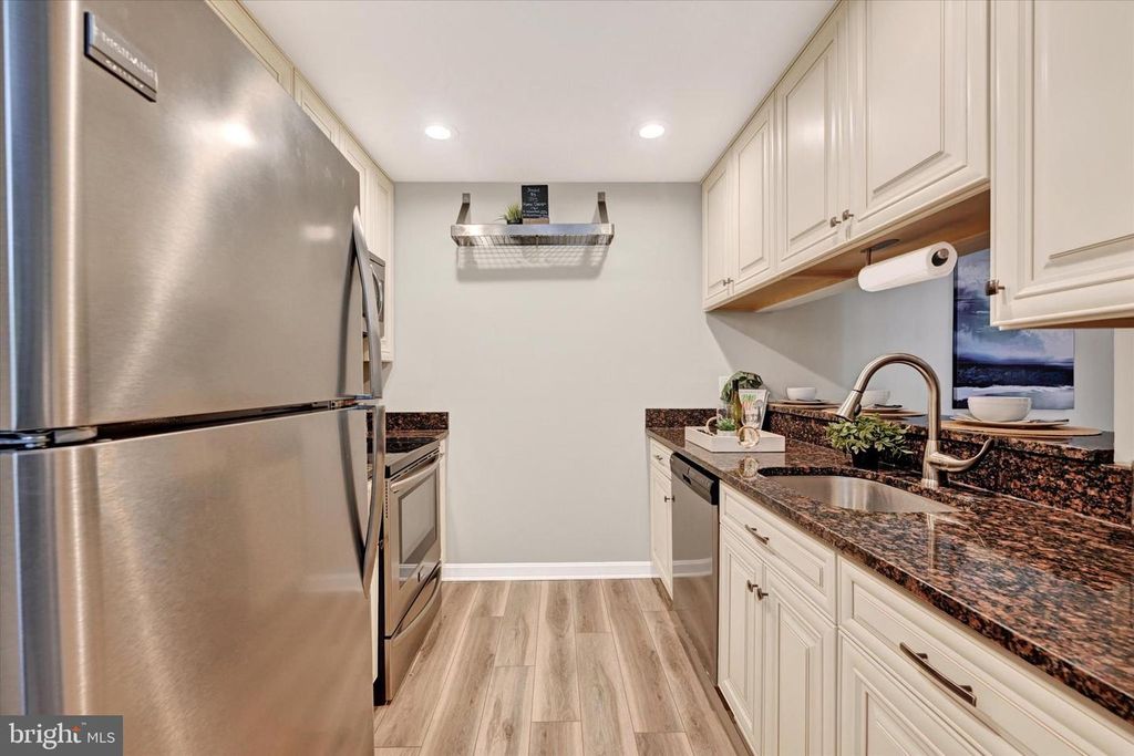 Image 13 of property listing at 6701 RAPID WATER WAY #204, Glen Burnie, MD 21060