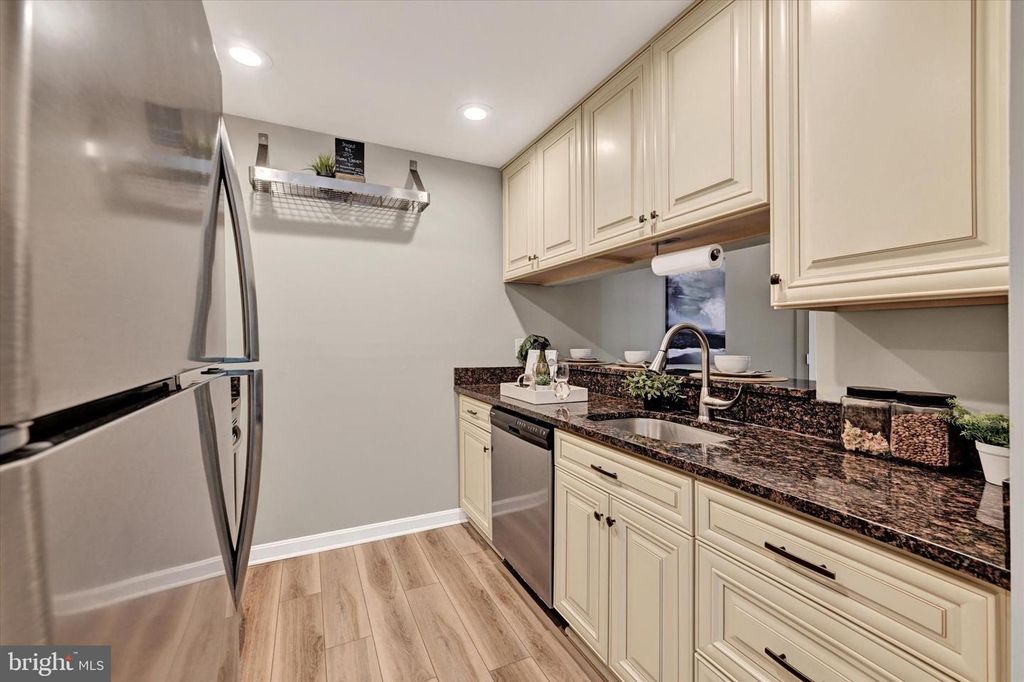 Image 15 of property listing at 6701 RAPID WATER WAY #204, Glen Burnie, MD 21060