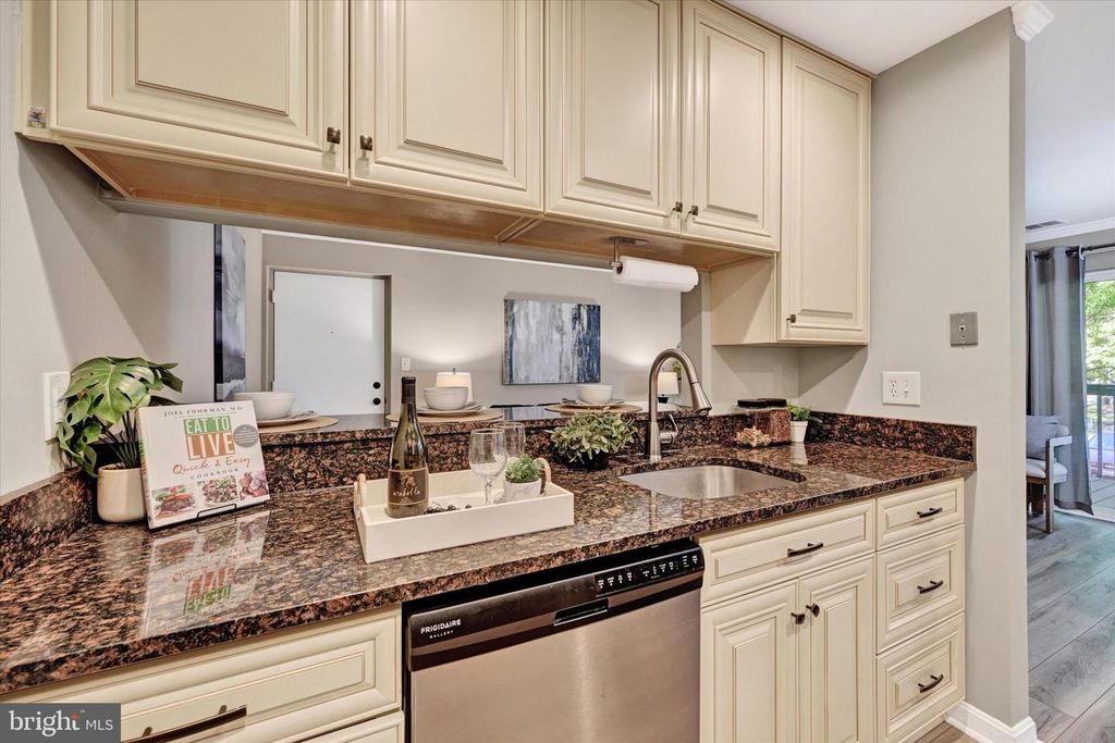 Image 16 of property listing at 6701 RAPID WATER WAY #204, Glen Burnie, MD 21060