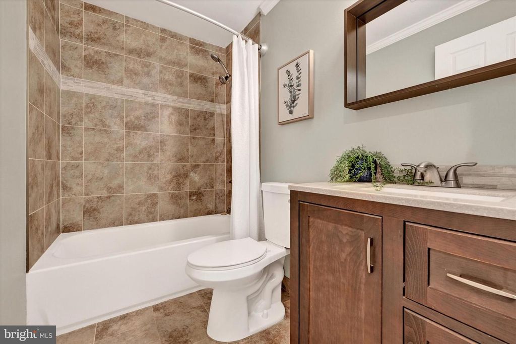 Image 18 of property listing at 6701 RAPID WATER WAY #204, Glen Burnie, MD 21060