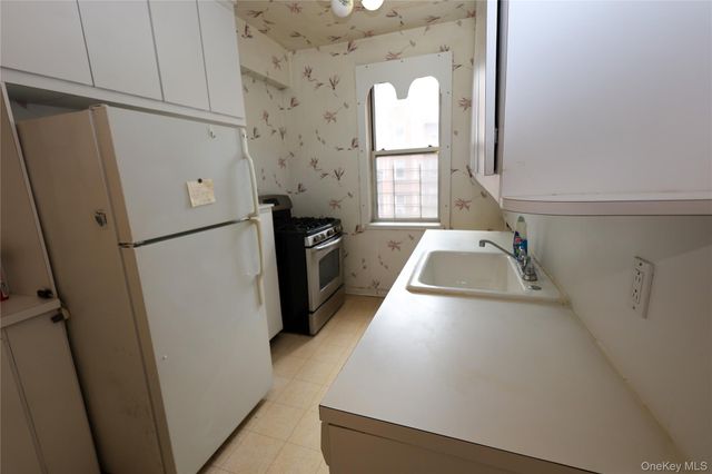 9941 64th Avenue D17, Rego Park, NY 11374