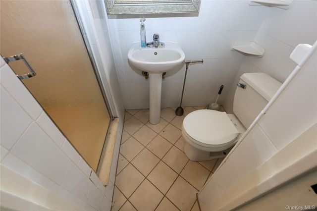 9941 64th Avenue D17, Rego Park, NY 11374