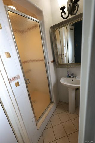 9941 64th Avenue D17, Rego Park, NY 11374