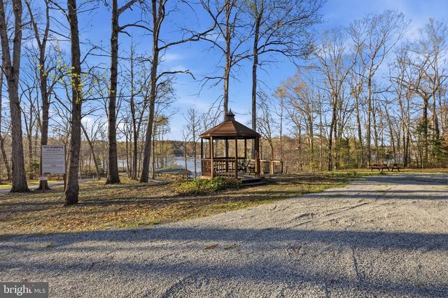 34 HEMLOCK LN, Mineral, VA 23117
