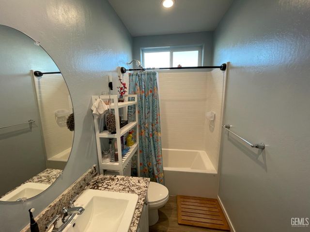 10203 Huslia River Avenue, Bakersfield, CA 93311