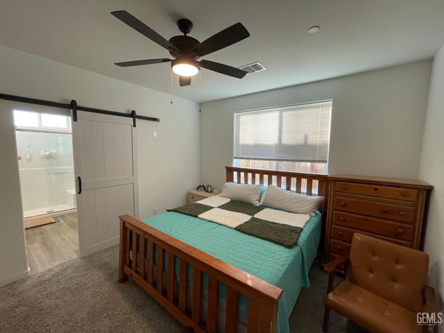 10203 Huslia River Avenue, Bakersfield, CA 93311