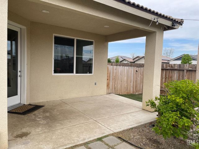 10203 Huslia River Avenue, Bakersfield, CA 93311