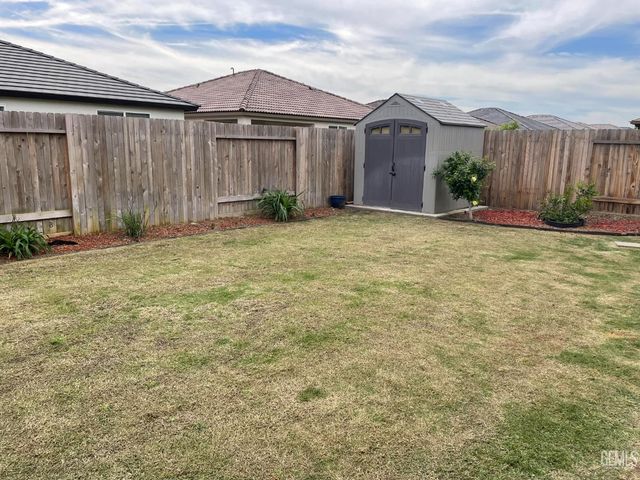 10203 Huslia River Avenue, Bakersfield, CA 93311