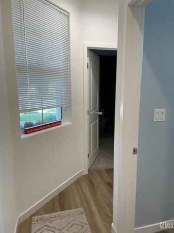 10203 Huslia River Avenue, Bakersfield, CA 93311