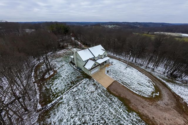 46400 St Rt 160, Vinton, OH 45686