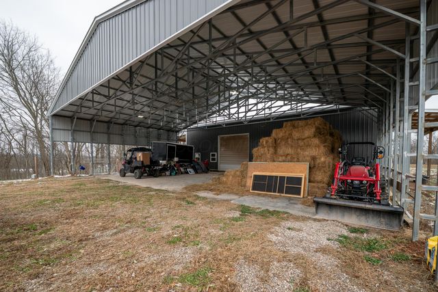 46400 St Rt 160, Vinton, OH 45686