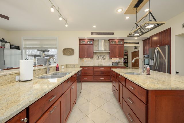 46400 St Rt 160, Vinton, OH 45686