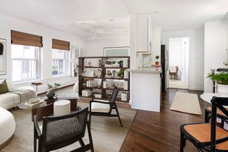 21 Moon 2, Boston, MA 02113