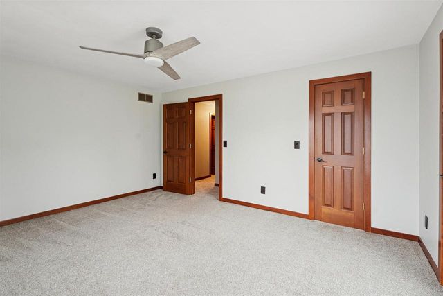 1331 N BRIARCLIFF DRIVE, Appleton, WI 54915