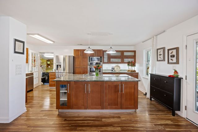 683 Edmonds Drive, Charleston, SC 29412