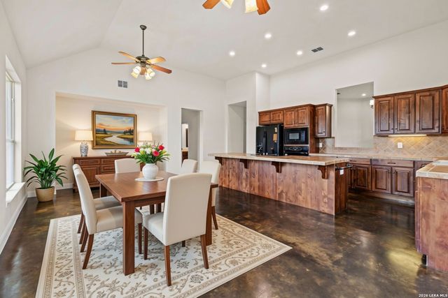 423 Elmwood, New Braunfels, TX 78130