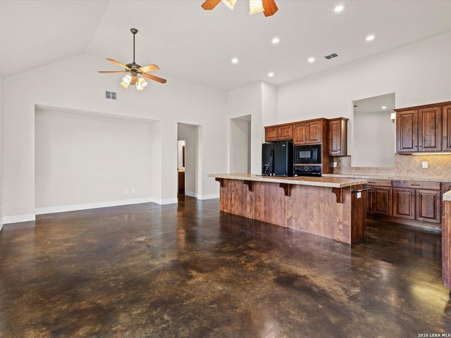 423 Elmwood, New Braunfels, TX 78130