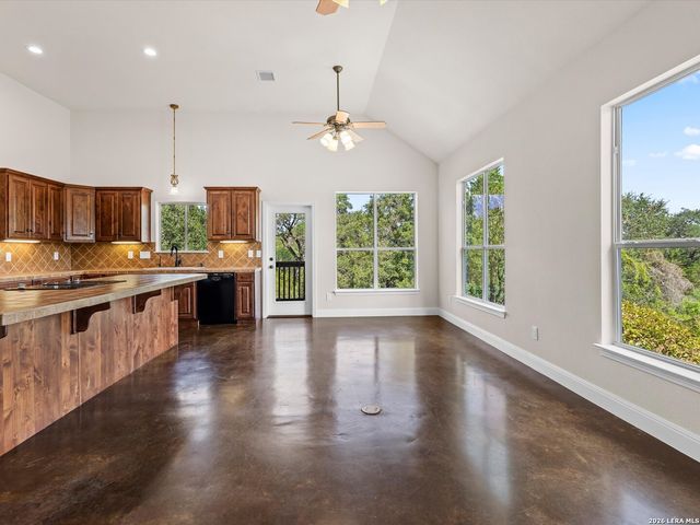 423 Elmwood, New Braunfels, TX 78130