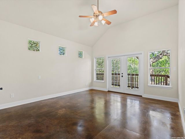 423 Elmwood, New Braunfels, TX 78130