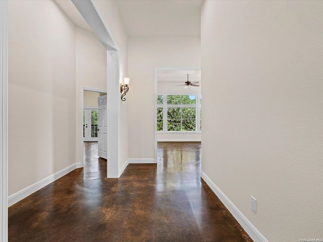 423 Elmwood, New Braunfels, TX 78130