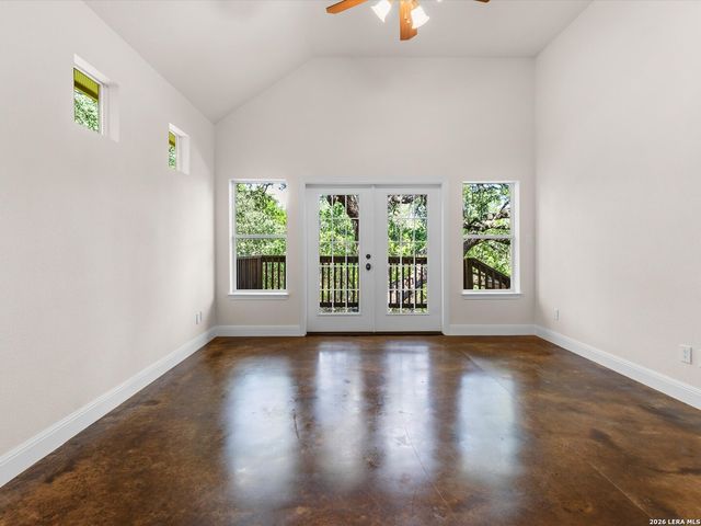 423 Elmwood, New Braunfels, TX 78130