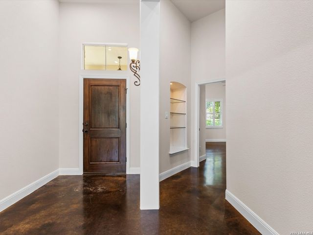 423 Elmwood, New Braunfels, TX 78130