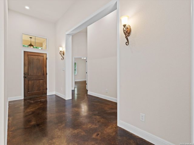 423 Elmwood, New Braunfels, TX 78130