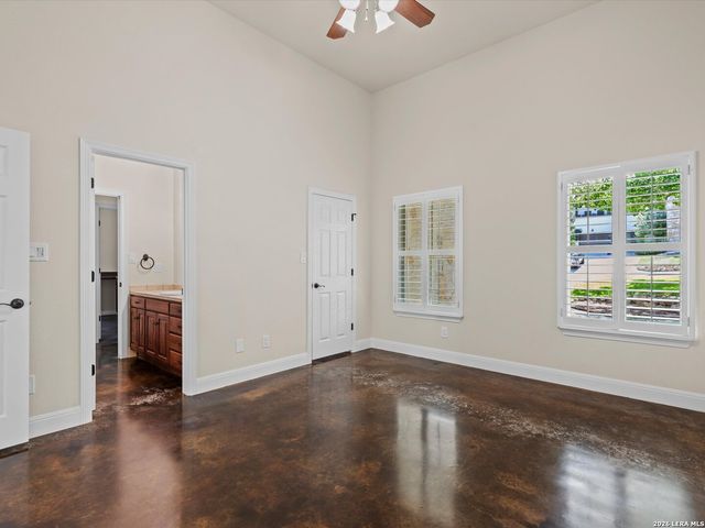 423 Elmwood, New Braunfels, TX 78130