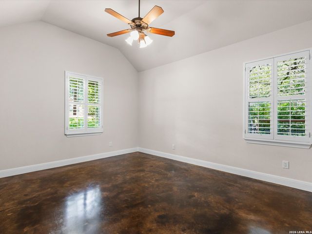 423 Elmwood, New Braunfels, TX 78130