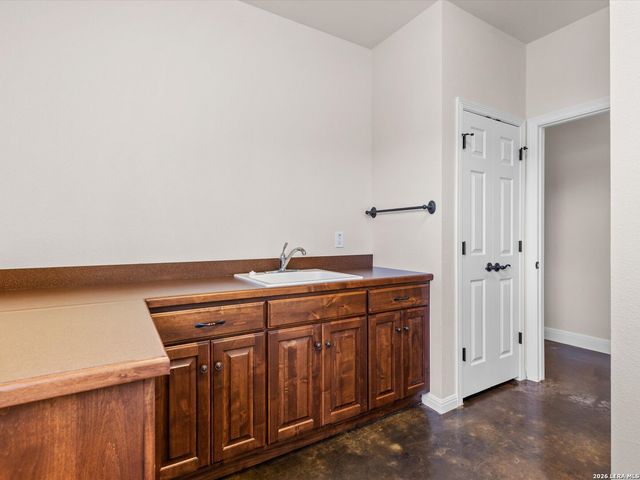 423 Elmwood, New Braunfels, TX 78130