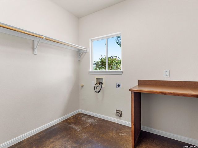 423 Elmwood, New Braunfels, TX 78130