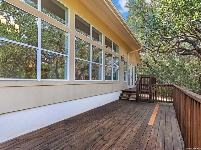 423 Elmwood, New Braunfels, TX 78130