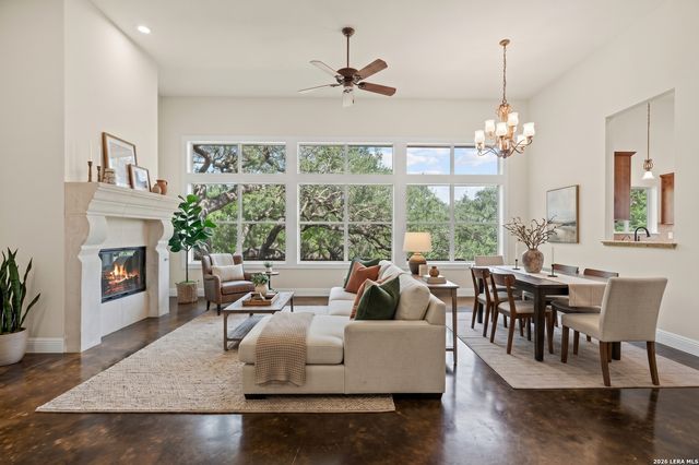 423 Elmwood, New Braunfels, TX 78130
