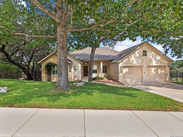 423 Elmwood, New Braunfels, TX 78130