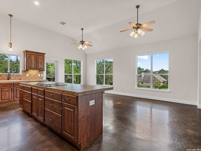 423 Elmwood, New Braunfels, TX 78130