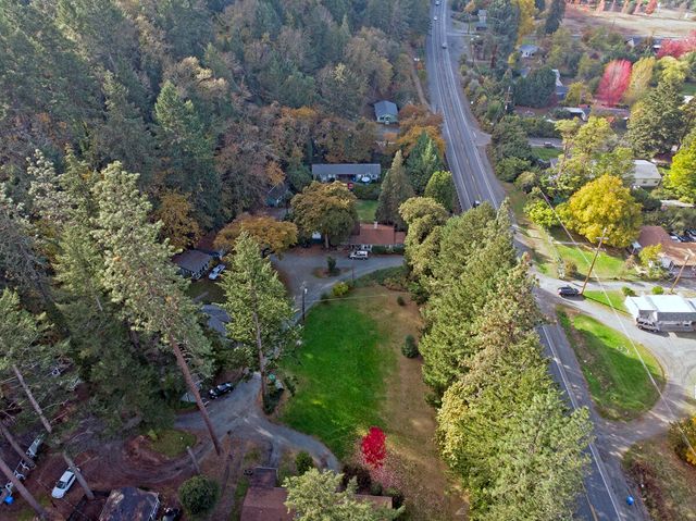 3251 Rogue River Highway, Grants Pass, OR 97527