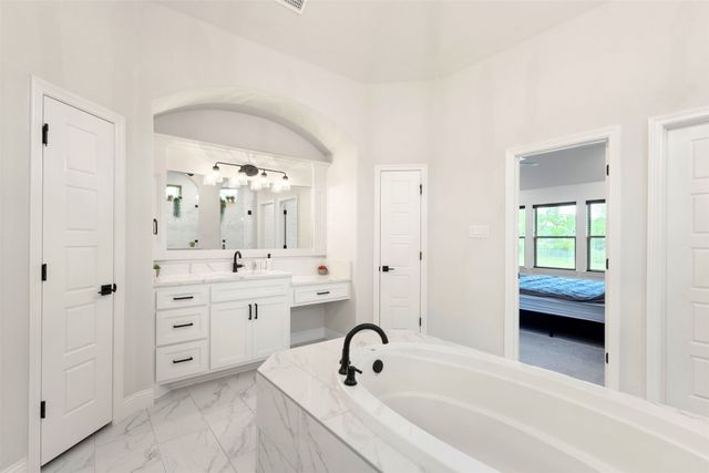 105 Clayton Crossing, Springtown, TX 76082