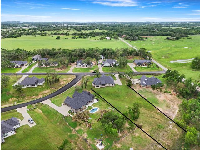 105 Clayton Crossing, Springtown, TX 76082