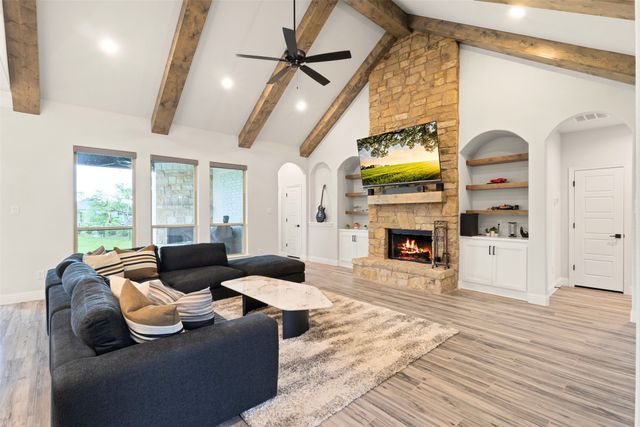 105 Clayton Crossing, Springtown, TX 76082