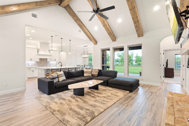 105 Clayton Crossing, Springtown, TX 76082