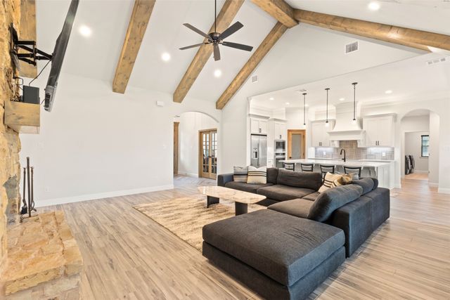 105 Clayton Crossing, Springtown, TX 76082