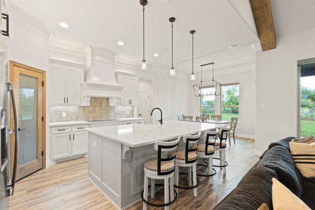 105 Clayton Crossing, Springtown, TX 76082